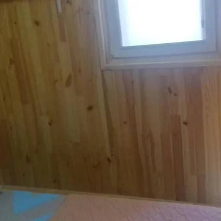 уютный домик на берегу моря *
